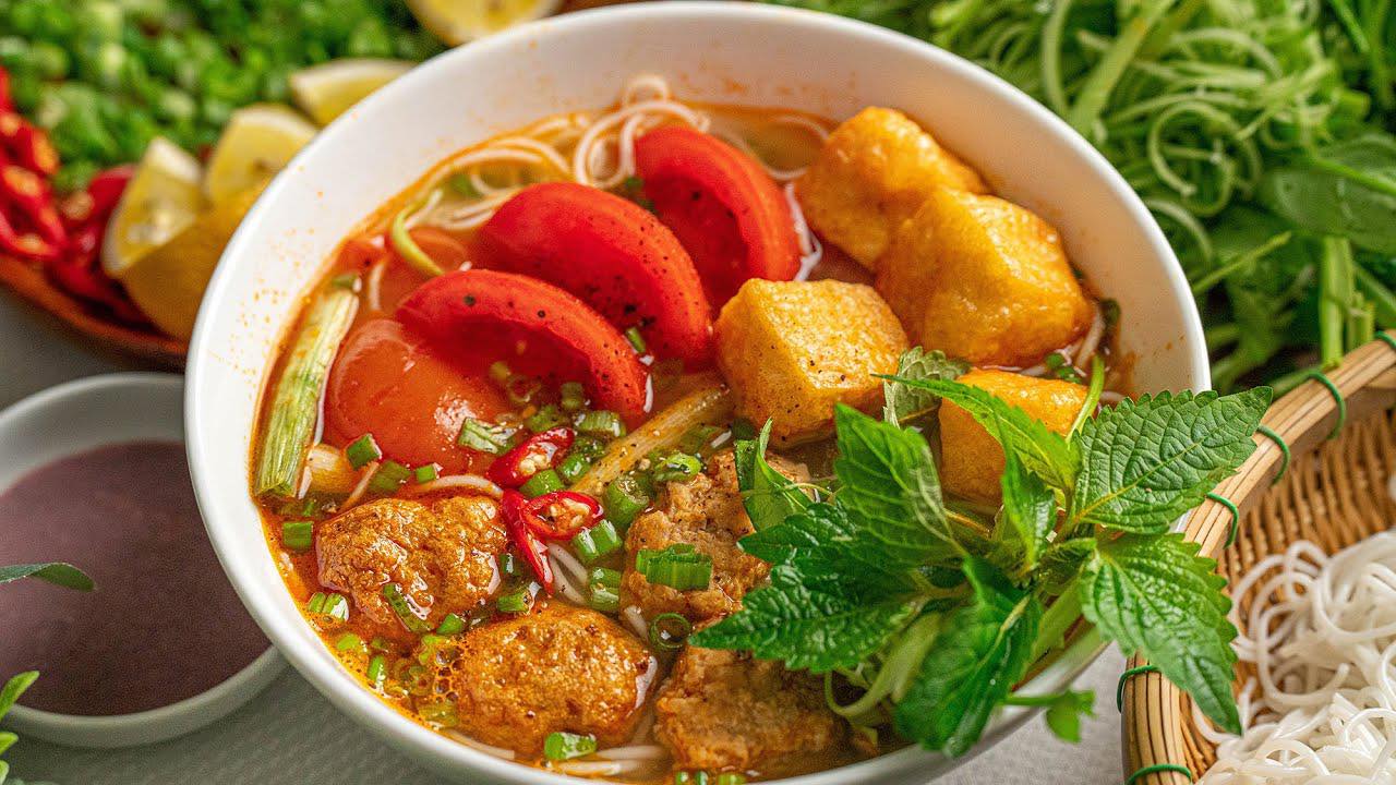 vietnamietiška krabų skonio sriuba bun rieu cua - KaraMeo.lt